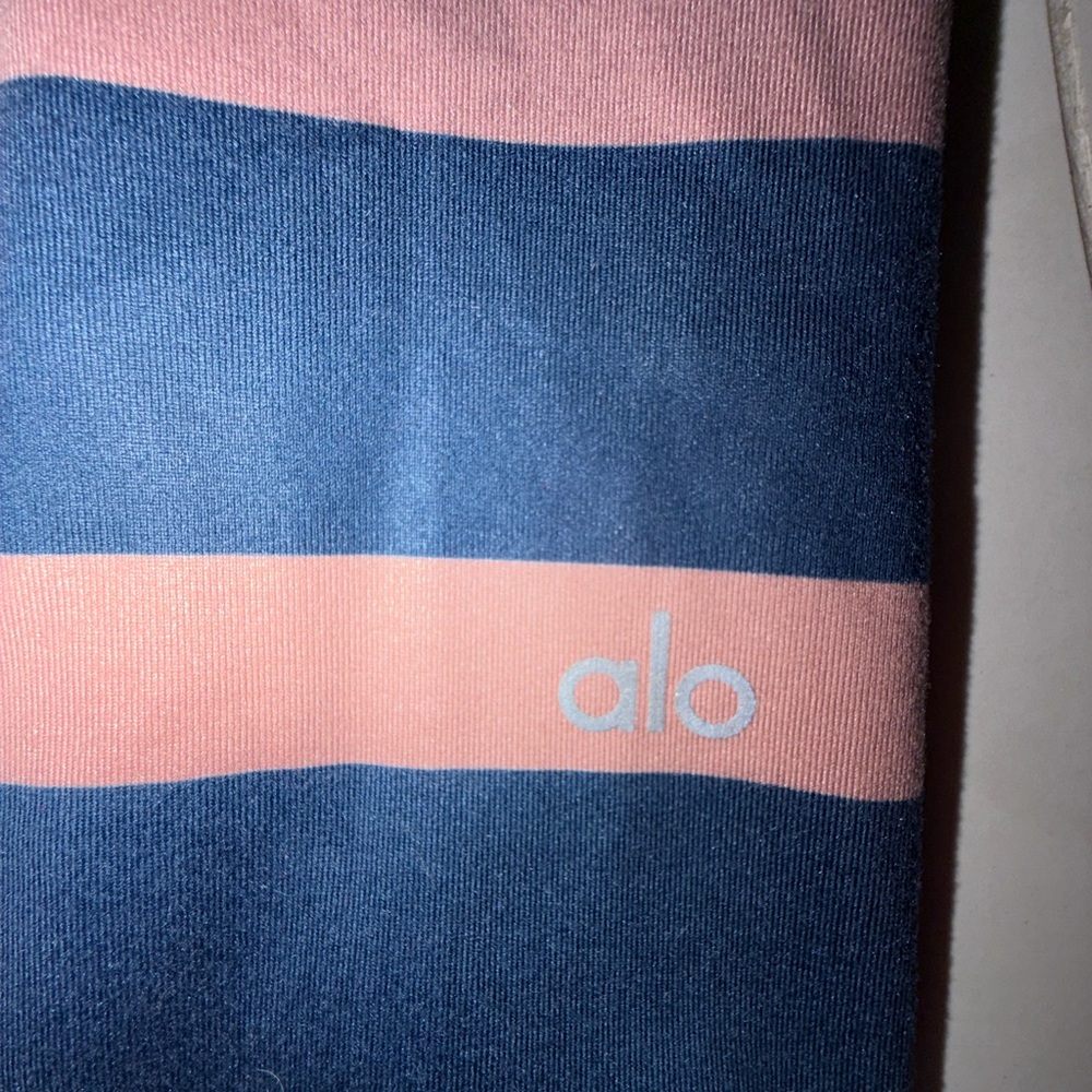 ALO yoga high waisted airbrushed Capri leggings XS